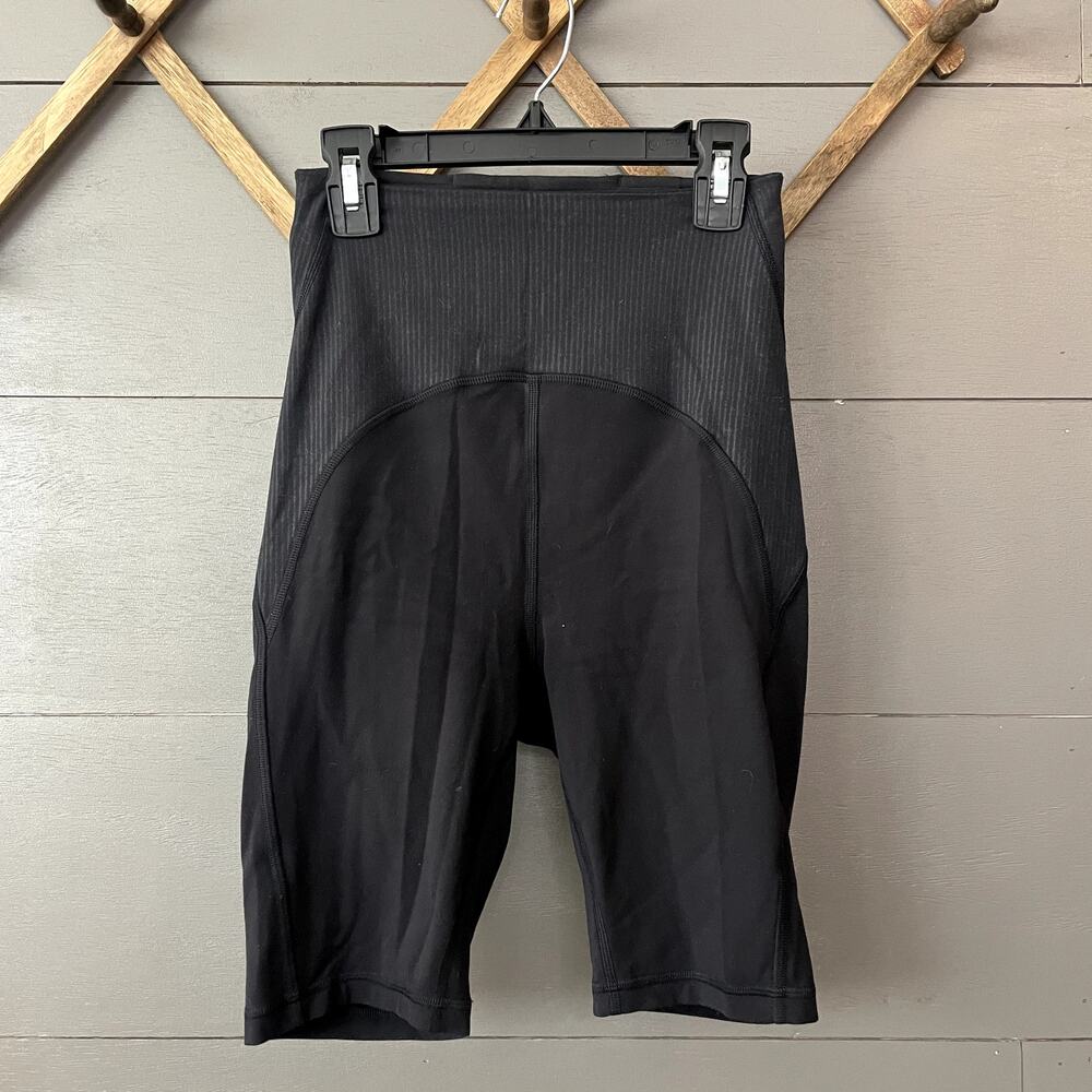 Lululemon Blissful Bend Super High-Rise Short 8" Black Women's Size 2